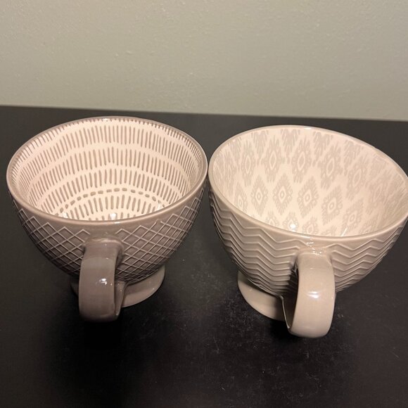 Two (2) SIGNATURE HOUSEWARES Mauve Gray Textured Embossed Pedestal Footed Cups - Picture 9 of 15